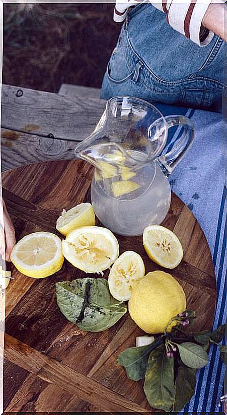 Water with lemon